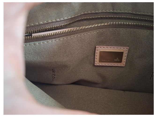 Borsa baguette Fendi Mama beige in tessuto - vista 12