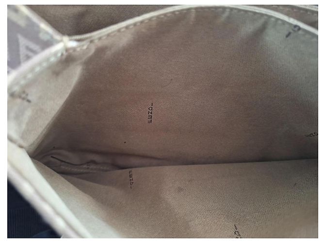 Borsa baguette Fendi Mama beige in tessuto - vista 15
