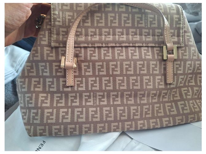 Borsa baguette Fendi Mama beige in tessuto - vista 2