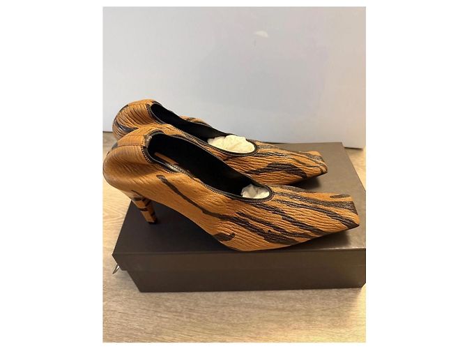 Décolleté Bottega Veneta Zebra in pelle marrone - vista 2