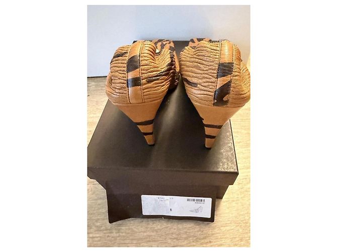 Décolleté Bottega Veneta Zebra in pelle marrone - vista 3