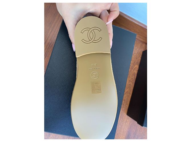 Mocassini Chanel CC in scamosciato beige - vista 5
