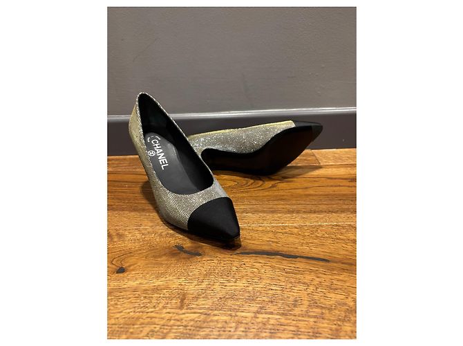 Chanel Glitzer-Spitzenschuhe Schwarz Silber Hardware - Ansicht 7