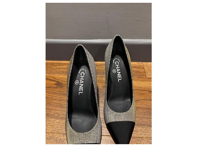 Chanel Glitzer-Spitzenschuhe Schwarz Silber Hardware - Ansicht 9