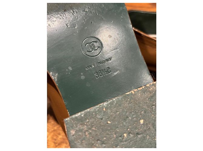 Mocassini in pelle marrone con logo CC di Chanel - vista 4