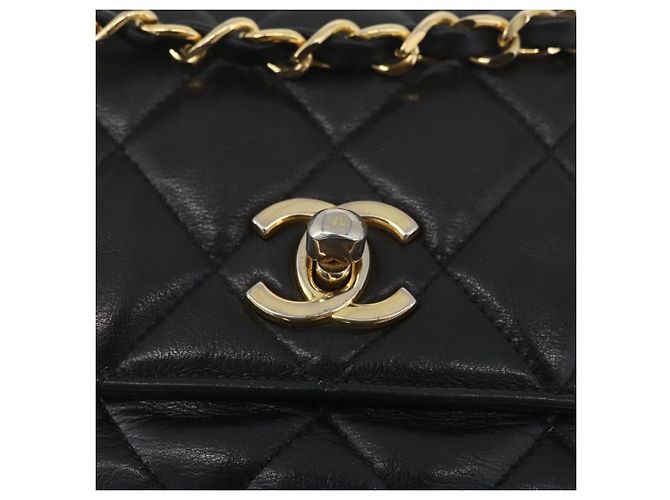 CHANEL Borsa a Spalla Matelassé in Pelle di Agnello Nera Oro CC Auth bs34036 Nero D'oro - vista 18
