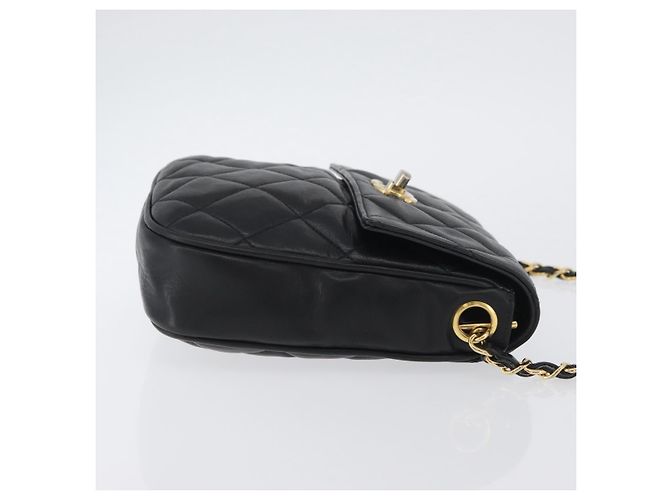 CHANEL Borsa a Spalla Matelassé in Pelle di Agnello Nera Oro CC Auth bs34036 Nero D'oro - vista 3