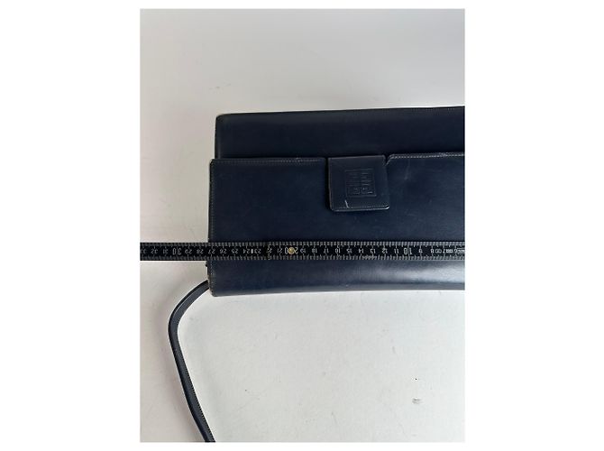 Vintage Givenchy Leder Schultertasche Marineblau - Ansicht 15
