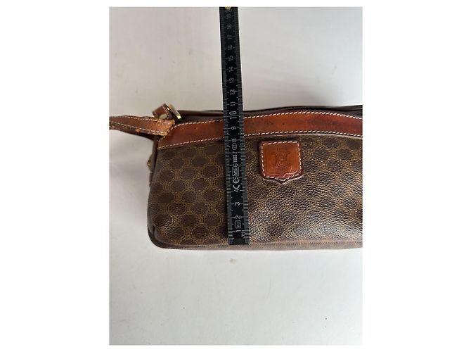 Céline Clutch in pelle monogramma Triomphe Celine Paris vintage marrone - vista 15