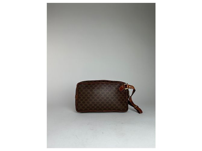Céline Clutch in pelle monogramma Triomphe Celine Paris vintage marrone - vista 2