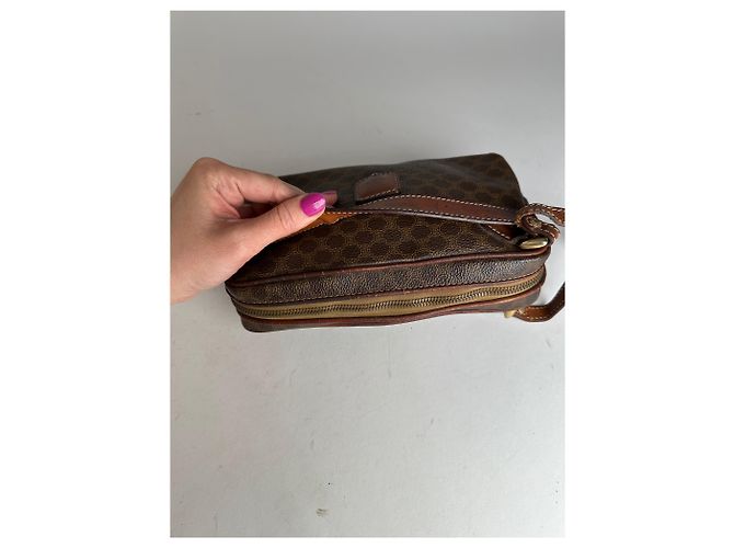 Céline Clutch in pelle monogramma Triomphe Celine Paris vintage marrone - vista 9