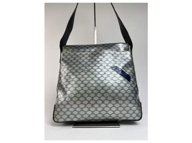 Céline Vintage Celine Paris Triomphe Monogramm Schultertasche aus Lackleder Silber Schwarz - Ansicht 2