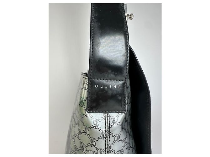 Céline Vintage Celine Paris Triomphe Monogramm Schultertasche aus Lackleder Silber Schwarz - Ansicht 6