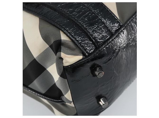 Borsa Tote Nova Check in nylon nero e argento di BURBERRY Auth bs33871 - vista 14