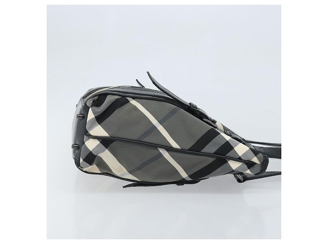 Borsa Tote Nova Check in nylon nero e argento di BURBERRY Auth bs33871 - vista 3