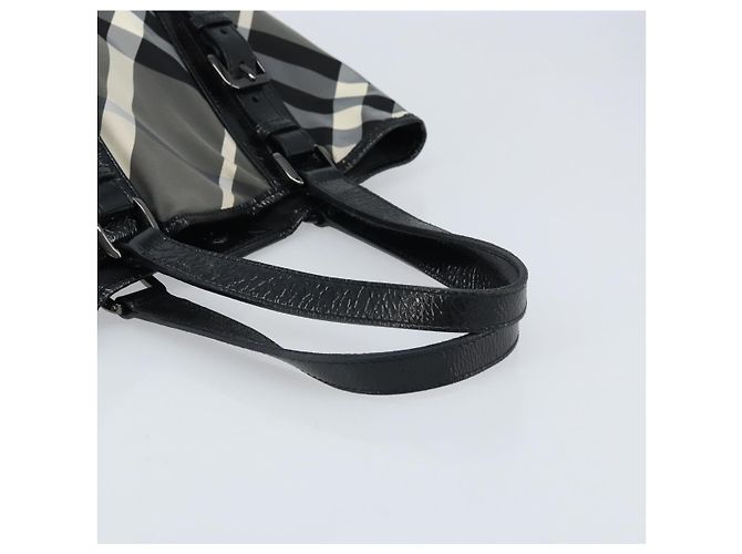 Borsa Tote Nova Check in nylon nero e argento di BURBERRY Auth bs33871 - vista 7