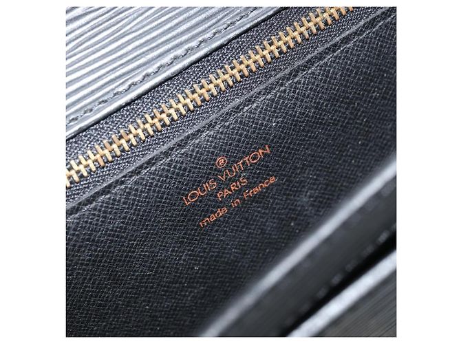LOUIS VUITTON Epi Serie Dragonne Clutch Bag Nero M52612 LV Auth ka3132 - vista 19