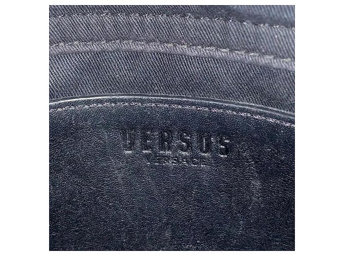 Borsa a spalla Versus Versace nera decorata con borchie a forma di testa di leone Nero - vista 7