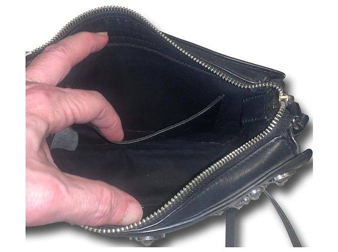 Borsa a spalla Versus Versace nera decorata con borchie a forma di testa di leone Nero - vista 8