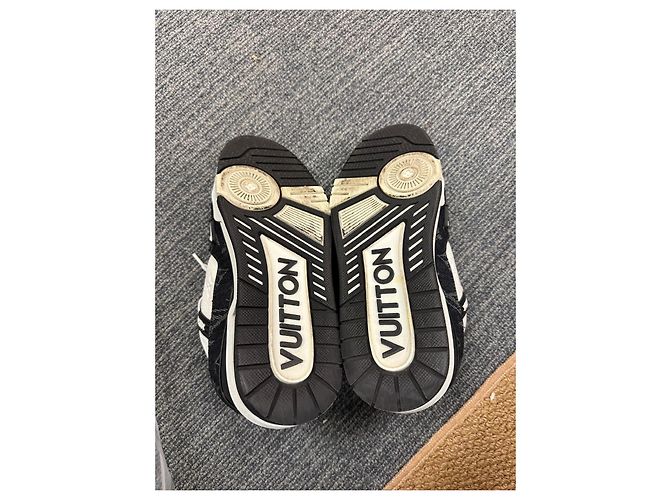 Sneakers LV Trainer Louis Vuitton Nero Bianco Monogramma - vista 3