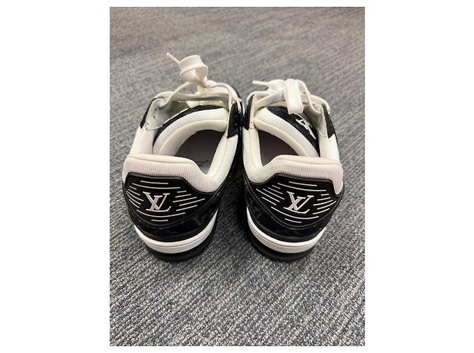Sneakers LV Trainer Louis Vuitton Nero Bianco Monogramma - vista 5