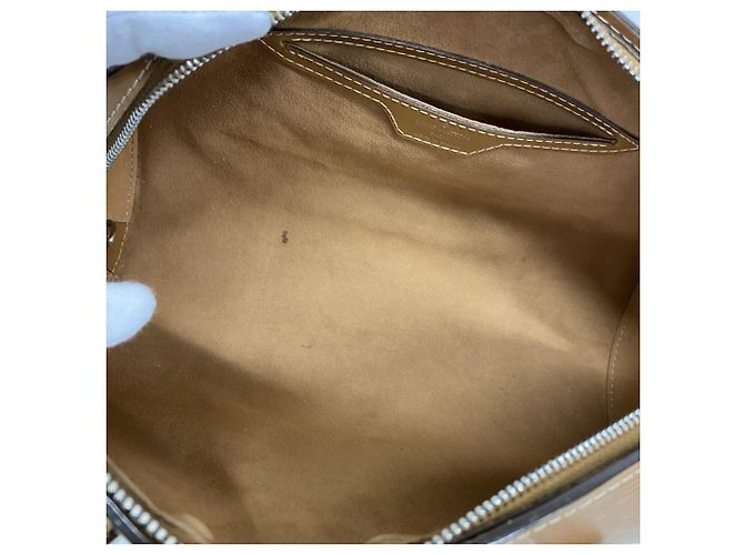 Borsa Soufflot Epi Louis Vuitton D'oro - vista 4