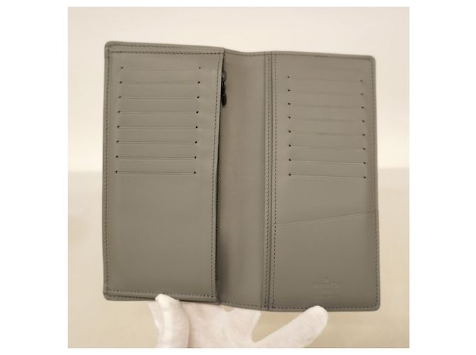 Portafoglio Lungo Brazza Monogram Shadow Louis Vuitton Marrone Grigio antracite - vista 3