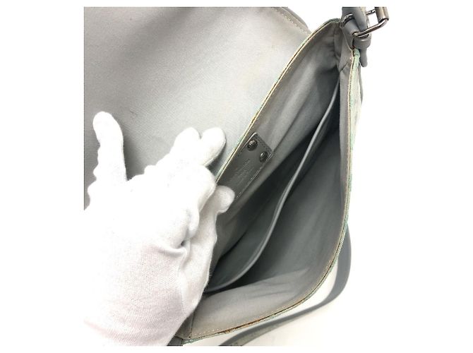 Borsa a tracolla Louis Vuitton Monogram Mini Musette Contes de Fées Blu Giallo Monogramma - vista 11