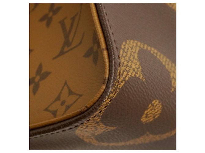 Borsa tote OnTheGo MM Monogram Giant Reverse di Louis Vuitton Marrone - vista 11