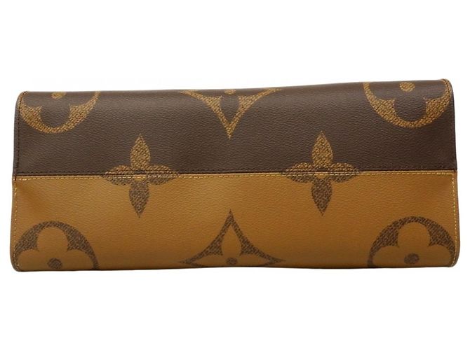 Borsa tote OnTheGo MM Monogram Giant Reverse di Louis Vuitton Marrone - vista 3