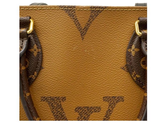 Borsa tote OnTheGo MM Monogram Giant Reverse di Louis Vuitton Marrone - vista 9