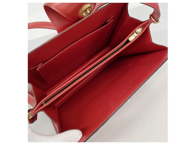 Borsa a Spalla Capucines Epi Louis Vuitton Rosso - vista 4