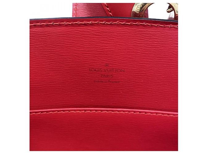 Borsa a Spalla Capucines Epi Louis Vuitton Rosso - vista 5
