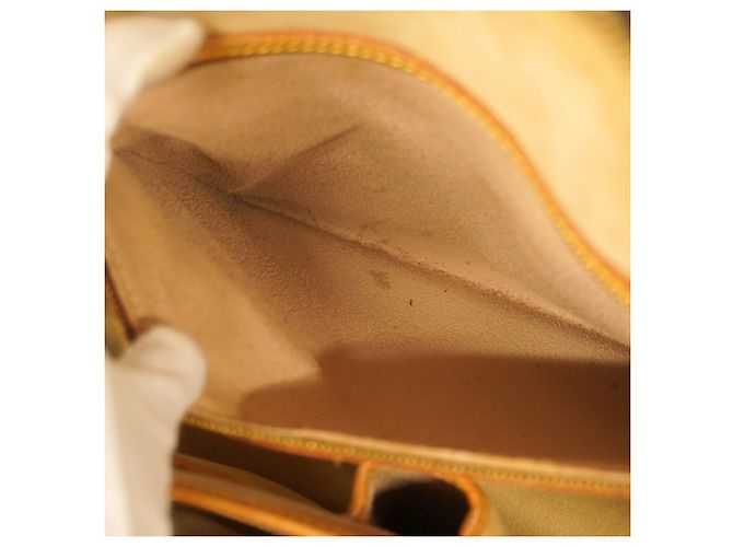 Bolso Monogram Rivoli M53380 de Louis Vuitton Castaño - vista 9