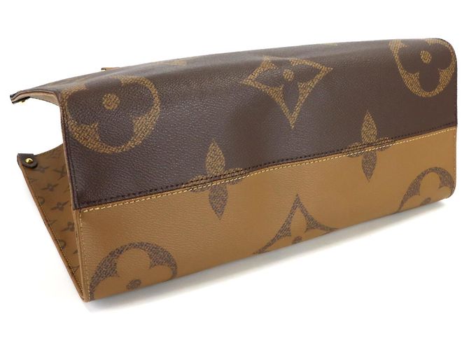 Borsa Tote Onthego MM Monogramma Gigante Louis Vuitton - vista 4