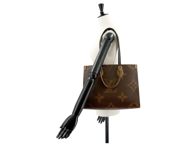 Borsa Tote Onthego MM Monogramma Gigante Louis Vuitton - vista 9