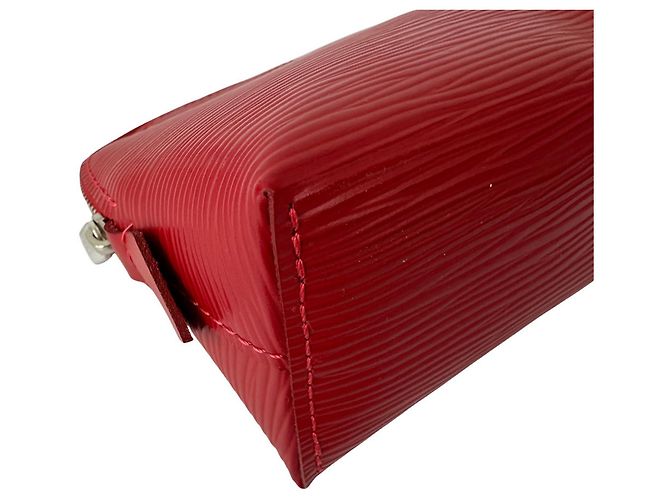 Pochette de cuero Epi Louis Vuitton en rojo castellano - vista 4