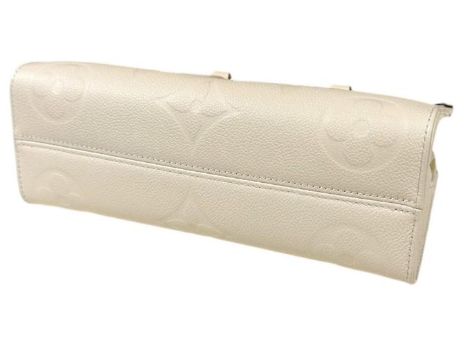 Borsa a Spalla OnTheGo EW Monogram Empreinte Louis Vuitton Beige - vista 6
