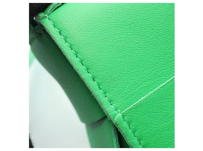 Borsa Mini Candy Cassette in Pelle Bottega Veneta Verde - vista 5