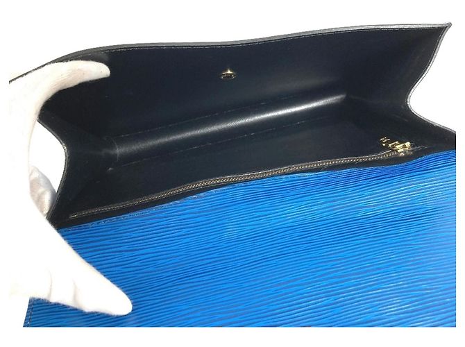 Clutch Flap Montaigne Epi Louis Vuitton Blu - vista 13