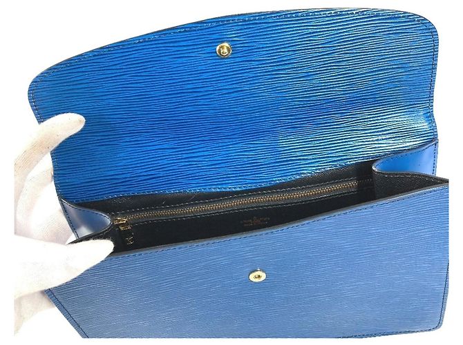 Clutch Flap Montaigne Epi Louis Vuitton Blu - vista 14