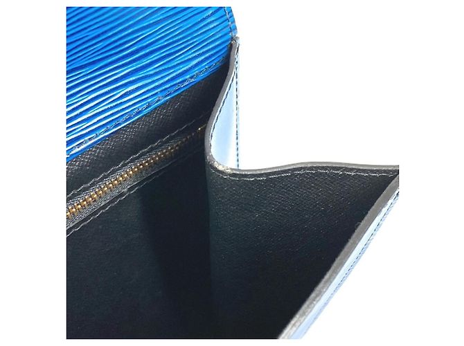 Clutch Flap Montaigne Epi Louis Vuitton Blu - vista 15