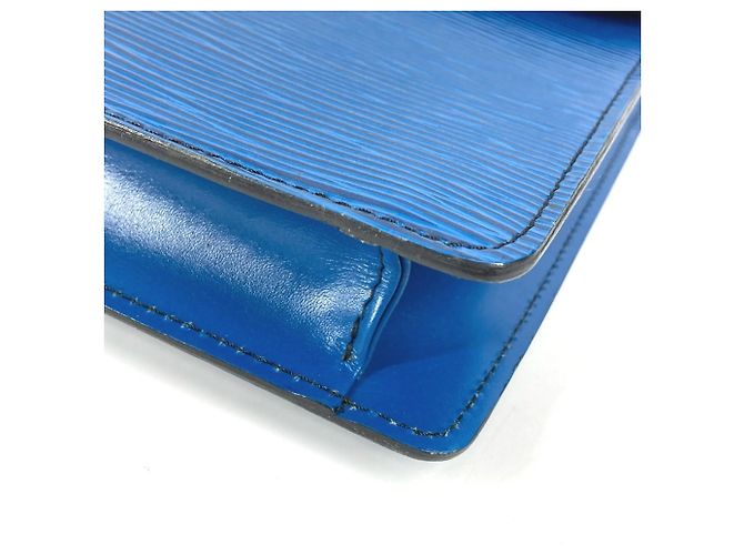 Clutch Flap Montaigne Epi Louis Vuitton Blu - vista 6