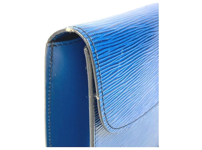 Clutch Flap Montaigne Epi Louis Vuitton Blu - vista 8