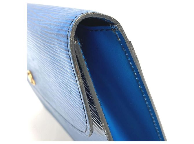 Clutch Flap Montaigne Epi Louis Vuitton Blu - vista 9