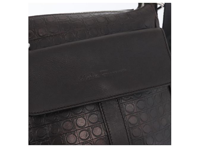 Borsa a Spalla Salvatore Ferragamo in Pelle Nera Oro Auth BA11653 Nero D'oro - vista 15