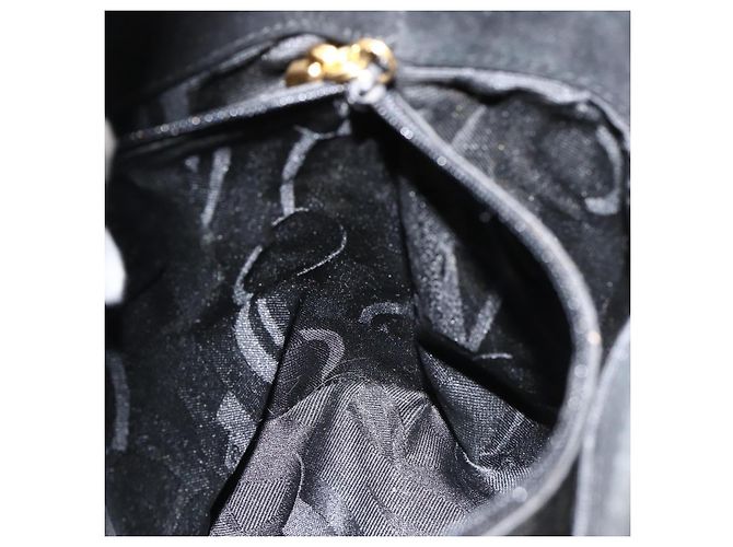 Borsa a mano Vala in suede nero e oro Salvatore Ferragamo Auth gh1926 D'oro - vista 17