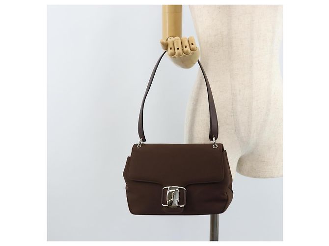 Borsa a Spalla Vala in Nylon Marrone e Argento di Salvatore Ferragamo Auth gh1918 - vista 23