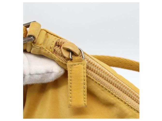 PRADA Bolsa Pouch de Nylon Amarillo Plata Auth AMZ450 - vista 16