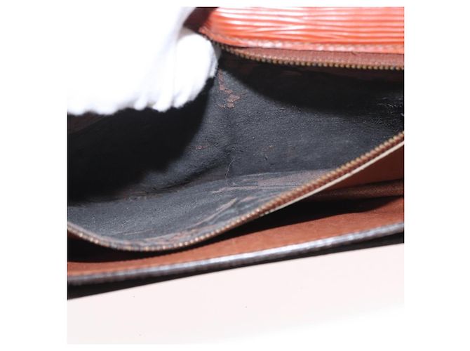 LOUIS VUITTON Borsa a Mano Dragonne Epi Serie Marrone M52618 LV Auth ti3804 - vista 20